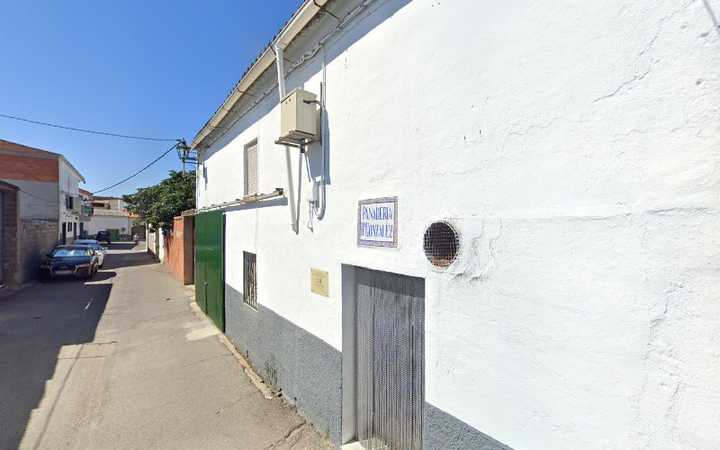 Fotografia tomada fuera de Panaderia Hnos Gonzalez Rueda - Bakery en Valdefuentes, Cáceres