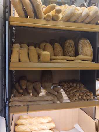 Fotografia tomada fuera de Panadería Horno de Carmen - Panadería en Nigüelas, Granada