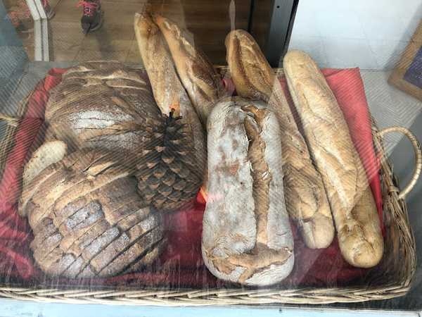 Fotografia tomada fuera de Panaderia Horno de Leña Rio Ara - Panadería en Boltaña, Huesca