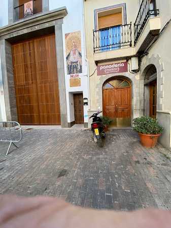 Fotografia tomada fuera de Panaderia Horno Moreno - Panadería en Almuñécar, Granada