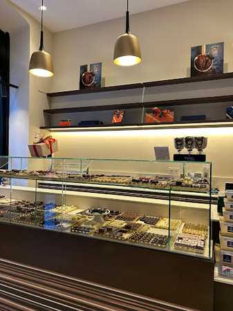 Fotografia tomada fuera de Bombonería Leónidas - Tienda de productos de chocolate en Donostia-San Sebastian, Gipuzkoa