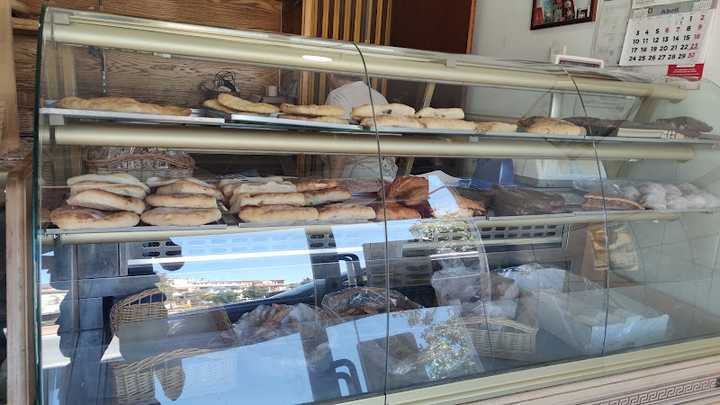 Fotografia tomada fuera de Panadería Jacinto - Bakery en Alfacar, Granada