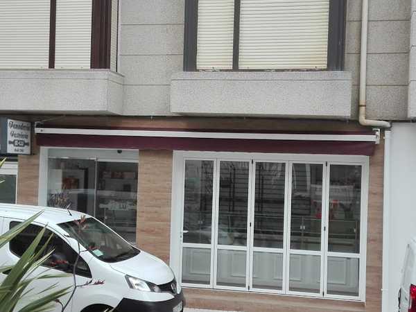 Fotografia tomada fuera de Panadería Jelu - Panadería en Noja, Cantabria