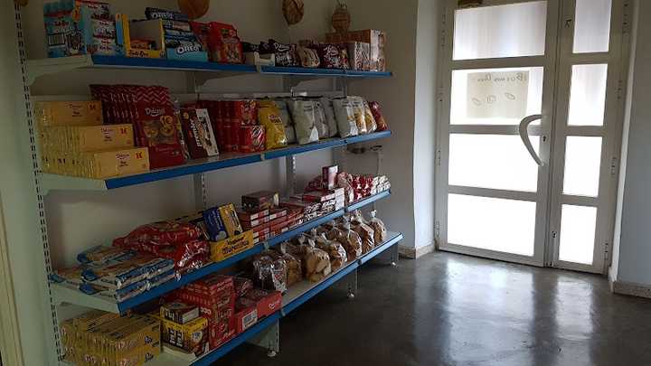 Fotografia tomada fuera de Panadería Jesús Mateo - Panadería en Singla, Murcia