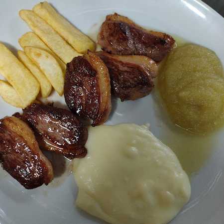 Fotografia tomada fuera de Abaltzisketako ostatua eta denda - restaurantes en Abaltzisketa, Gipuzkoa