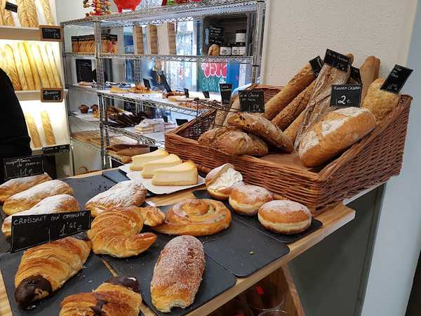 Fotografia tomada fuera de Panadería Josu Ogiberri - Okindegia en Donostia-San Sebastian, Gipuzkoa