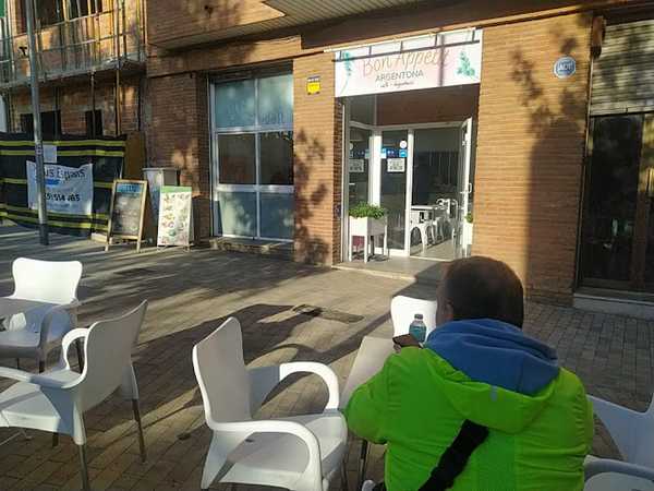 Fotografia tomada fuera de Bon Appetit Argentona - cafeterías en Argentona, Barcelona