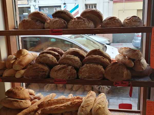 Fotografia tomada fuera de Panadería Kathy - Panadería en León, León