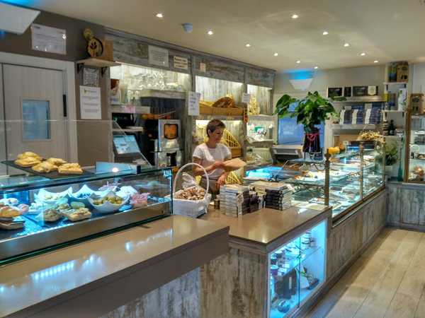 Fotografia tomada fuera de Panadería L'Artica | Alquezar - Panadería en Alquézar, Huesca