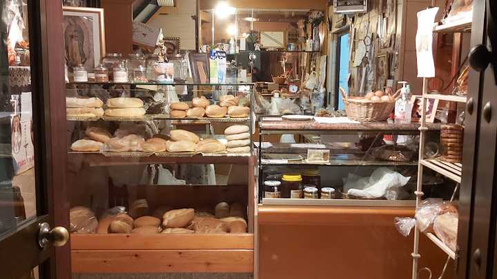 Fotografia tomada fuera de Panadería La Bornense S L - Panadería en Bornos, Cádiz