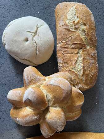 Fotografia tomada fuera de Panadería la Costera - Panadería en Liérganes, Cantabria