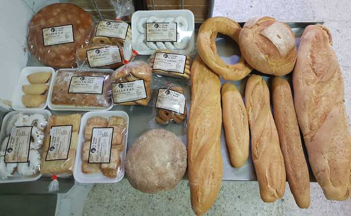 Fotografia tomada fuera de Panadería la Espiga de Bácor - Panadería en Bácor, Granada