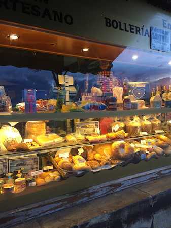 Fotografia tomada fuera de Panadería La Espiga de Oro - Panadería en Ribadesella, Asturias