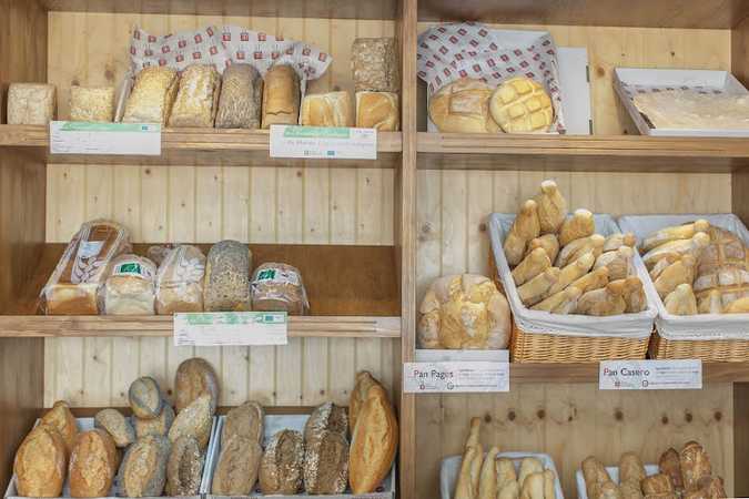 Fotografia tomada fuera de Panadería La Gracia De Dios Avenida de la Ilustración - Pastelería en Granada, Granada
