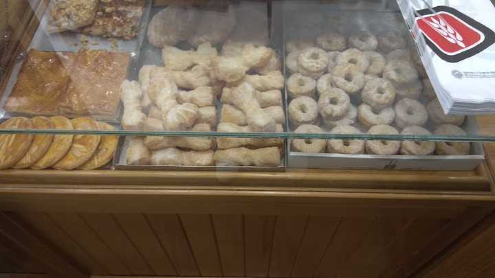 Fotografia tomada fuera de Panadería La Gracia de Dios Camino de Ronda - Panadería en Granada, Granada