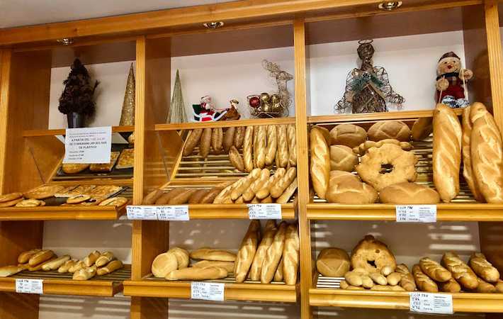 Fotografia tomada fuera de Panadería La Huerta - Panadería en Agost, Alicante
