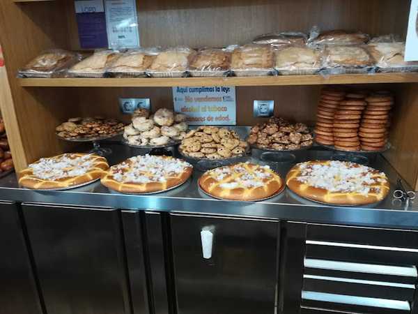 Fotografia tomada fuera de Panadería La Luna - Panadería en Monforte de Lemos, Lugo