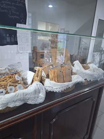 Fotografia tomada fuera de Panadería La Molinilla - Panadería en Aracena, Huelva