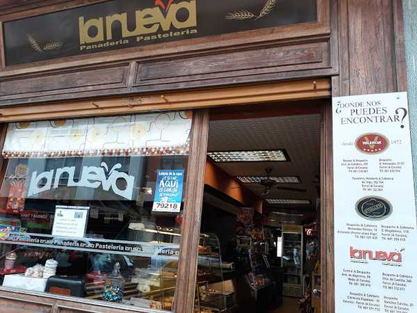 Fotografia tomada fuera de Panadería La Nueva - Panadería en Ferrol, A Coruña
