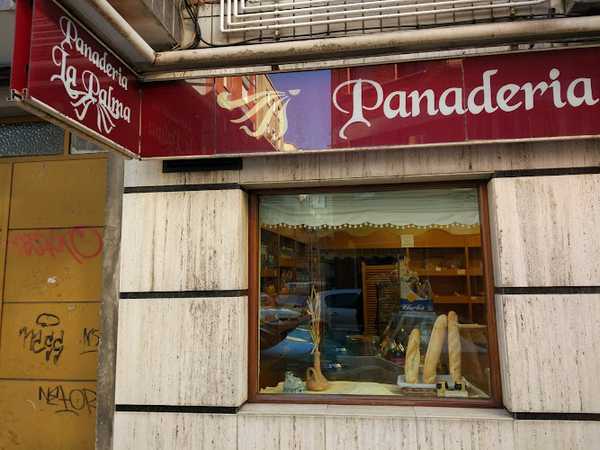 Fotografia tomada fuera de Panadería La Palma - Panadería en Gijón, Asturias