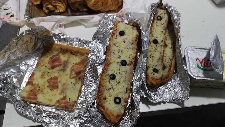 Fotografia tomada fuera de Panadería La Palmera - Panadería en Almería, Almería