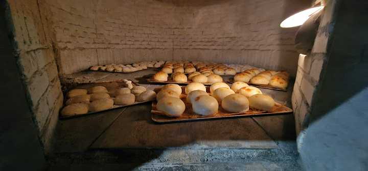 Fotografia tomada fuera de Panadería La Pinsa di Nico - Panadería en Castrelo, Ourense