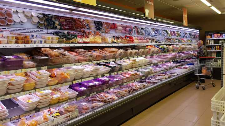 Fotografia tomada fuera de bonÀrea - Supermercat en Moià, Barcelona