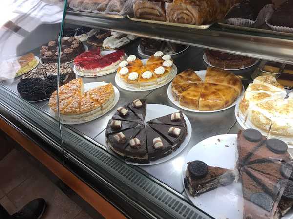 Fotografia tomada fuera de Panadería La Tahona - Panadería en El Puerto de Sta María, Cádiz
