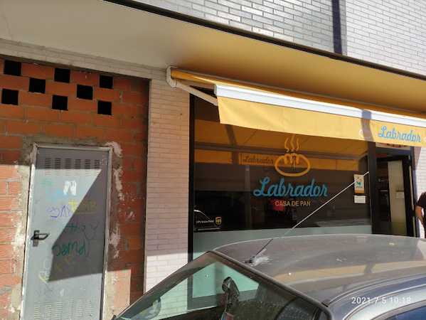 Fotografia tomada fuera de Panadería Labrador Casa de pan - Panadería en Palencia, Palencia