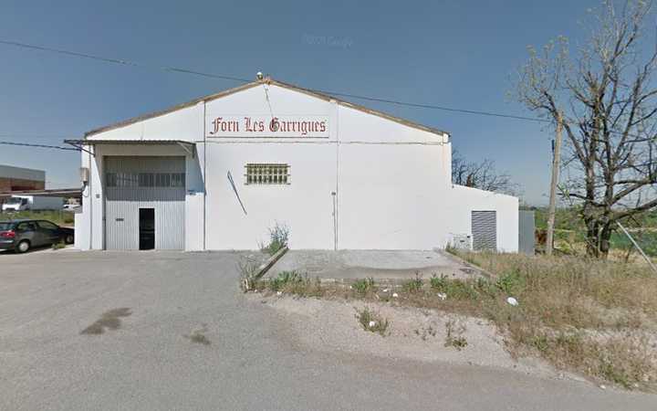 Fotografia tomada fuera de Panadería Les Garrigues - Fleca majorista en Artesa de Lleida, Lleida