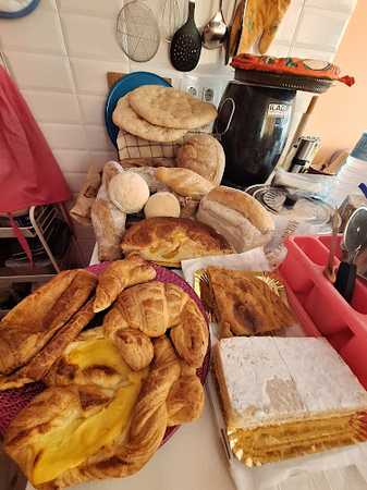 Fotografia tomada fuera de Panadería Liáns - Panadería en Oleiros, A Coruña