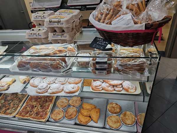 Fotografia tomada fuera de Panadería los olivos - Panadería en Rafal, Alicante