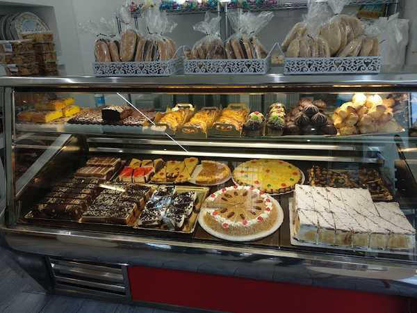 Fotografia tomada fuera de Panadería Luisa Rosique - Panadería en Elche, Alicante