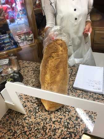 Fotografia tomada fuera de Panadería Magaz - Panadería en León, León