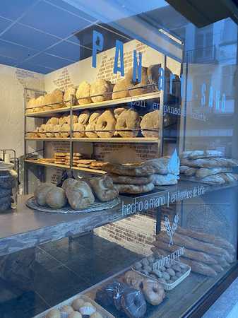 Fotografia tomada fuera de Panadería Manín - Panadería en Tineo, Asturias