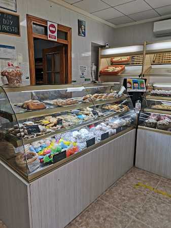 Fotografia tomada fuera de Panadería Manolo - Panadería en La Romana, Alicante