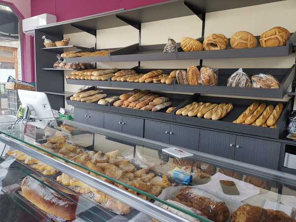 Fotografia tomada fuera de Panadería Mari Angeles. Sotillo de la Adrada - Panadería en Sotillo de la Adrada, Ávila