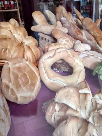 Fotografia tomada fuera de Panadería Martín Maeso - Panadería en Medina del Campo, Valladolid