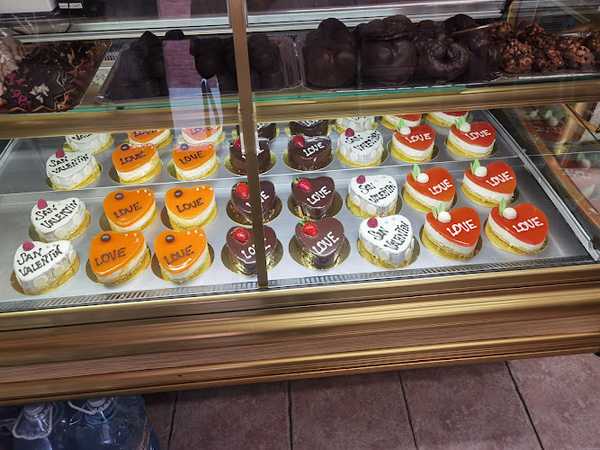 Fotografia tomada fuera de Panadería Mateos - Panadería en Castronuño, Valladolid