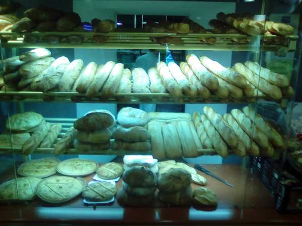 Fotografia tomada fuera de Panadería Menesa - Panadería en Espinosa de los Monteros, Burgos