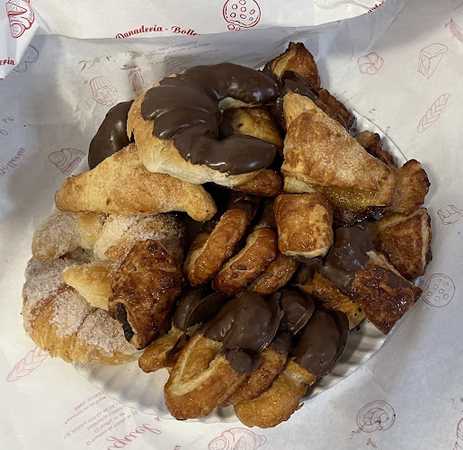 Fotografia tomada fuera de Panadería Miguel - Panadería en Benahadux, Almería
