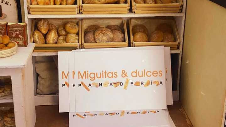 Fotografia tomada fuera de Panadería Miguitas & Dulces - Panadería en Castellón de la Plana, Castellón