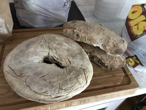 Fotografia tomada fuera de Panadería Modesto - Panadería en Antas de Ulla, Lugo