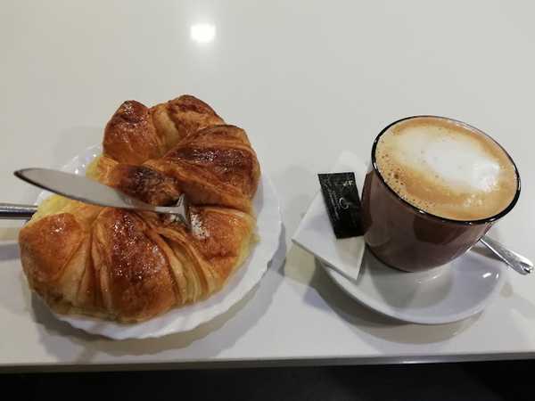 Fotografia tomada fuera de Panadería Molares Artesanos S L - Panadería en Mos, Pontevedra