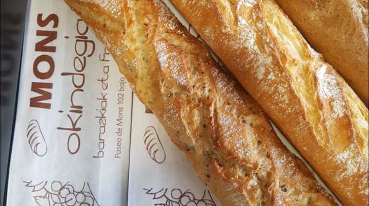 Fotografia tomada fuera de Panadería Mons - Tienda de alimentación en Donostia-San Sebastian, Gipuzkoa