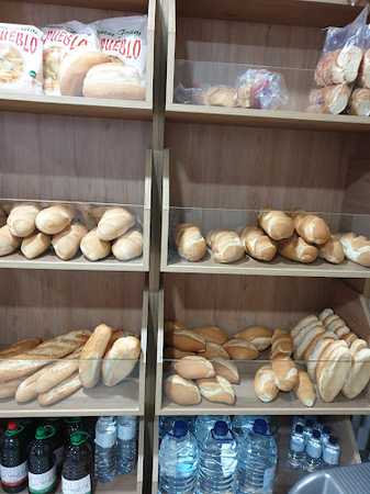 Fotografia tomada fuera de Panadería Moraga Ramos - Panadería en Villanueva de la Serena, Badajoz