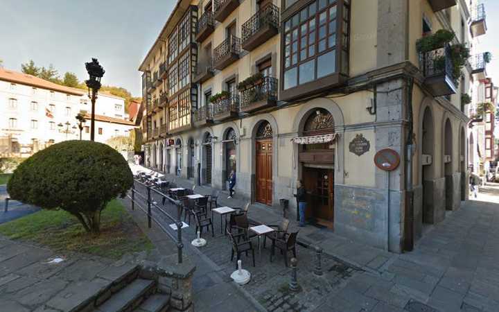 Fotografia tomada fuera de Panadería Múgica - Panadería en Balmaseda, Bizkaia