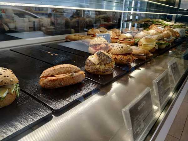 Fotografia tomada fuera de Panadería Muller Arinaga - Panadería en Arinaga, Las Palmas