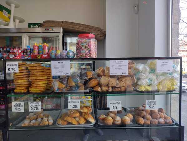 Fotografia tomada fuera de Panaderia Nacional El obrador - Panadería en Madrid, Madrid