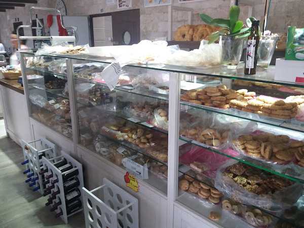 Fotografia tomada fuera de Panadería Navarro - Panadería en Alborea, Albacete